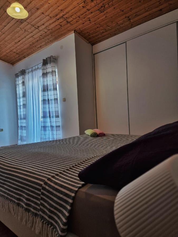 Guesthouse Dila Galovac  Extérieur photo