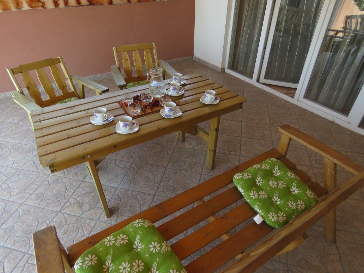 Guesthouse Dila Galovac  Extérieur photo