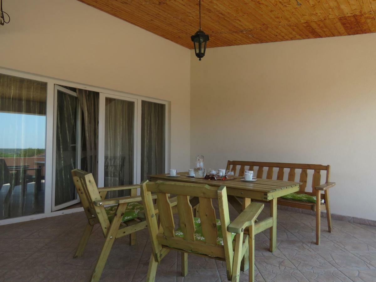 Guesthouse Dila Galovac  Extérieur photo